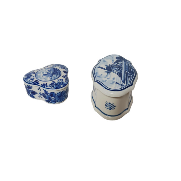 💙🤍Lot of 2 Vintage Delft Blue Hand Painted Trinket Boxes - Picture 3 of 11